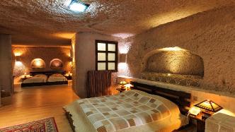 هتل سنتی صخره ای لاله کندوان تبریز